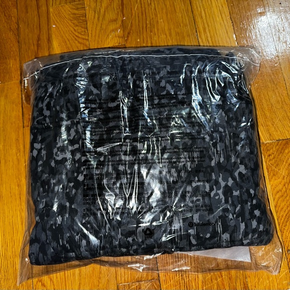 NWT Lululemon Scuba Oversized Half-Zip Hoodie - Picture 7 of 7